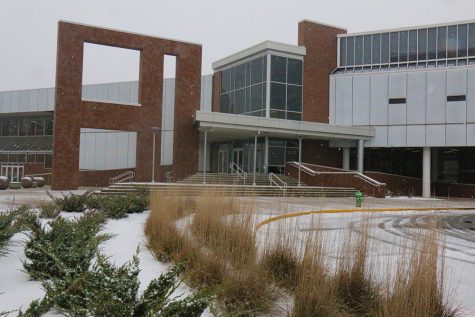 Friday Feuds: Snow Days vs 2 Hour Delays