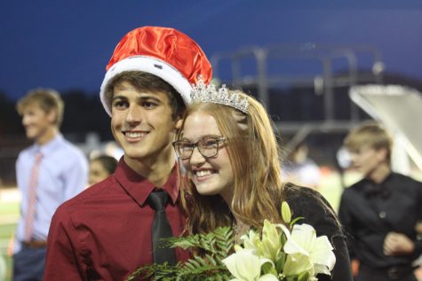 Homecoming Queen and King Olivia Shoaf and Weston Romine 